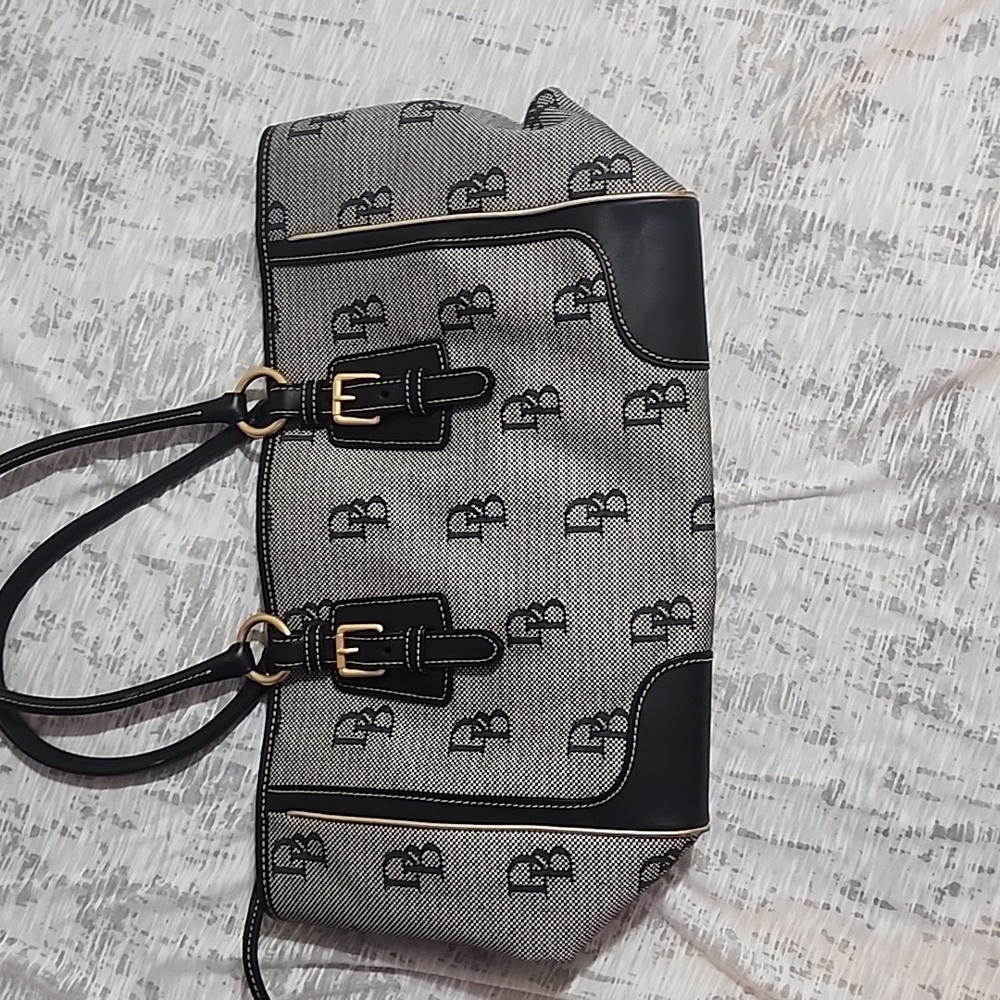 Dooney & Bourke